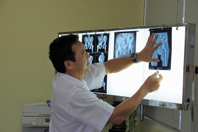 Trao đổi chuyên môn giữa các bác sĩ tại Viện Chấn thương chỉnh hình 175 ẢNH: K.VY