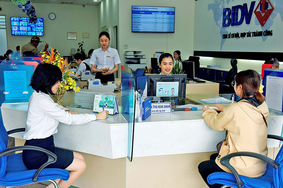  BIDV Phố Núi vươn lên đứng thứ 8 trong tổng số gần 30 ngân hàng, tổ chức tín dụng đang hoạt động trên toàn tỉnh. Ảnh: ĐỨC THỤY