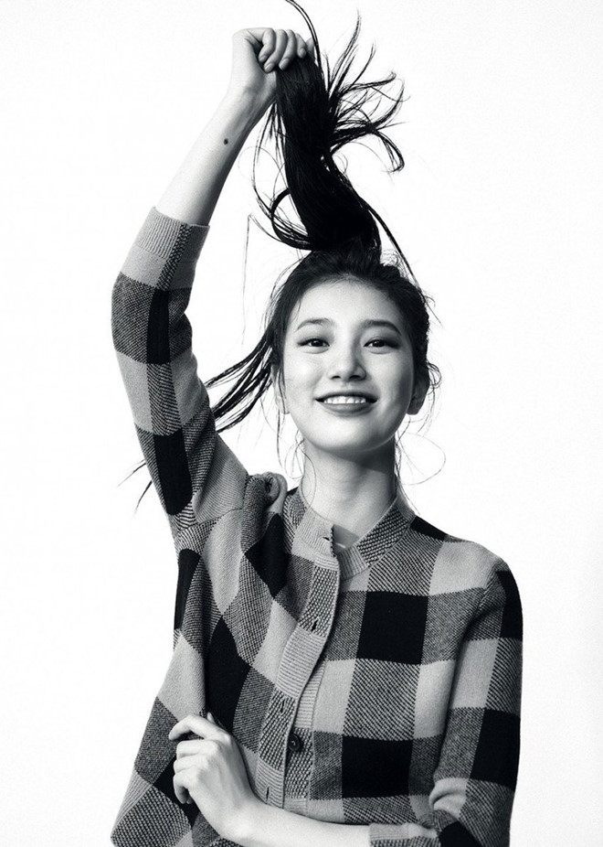 Trong số báo tháng 6 của Vogue, Suzy 