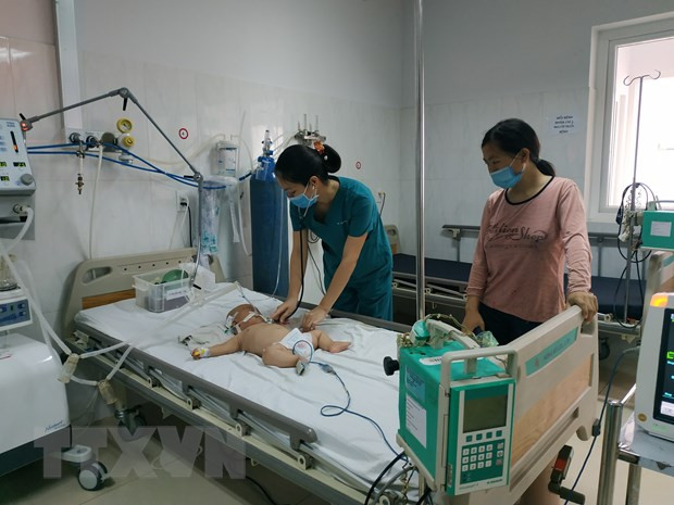 Bệnh nhân bị Viêm não Nhật Bản được điều trị tại Bệnh viện Đa khoa vùng Tây Nguyên. (Ảnh: Tuấn Anh/TTXVN)
