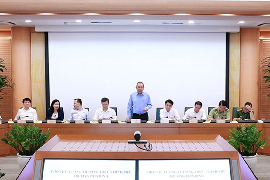 Phó Thủ tướng Thường trực Chính phủ Trương Hòa Bình chủ trì buổi làm việc. Ảnh: hanoi.gov Phó Thủ tướng Thường trực Chính phủ Trương Hòa Bình chủ trì buổi làm việc. Ảnh: hanoi.gov