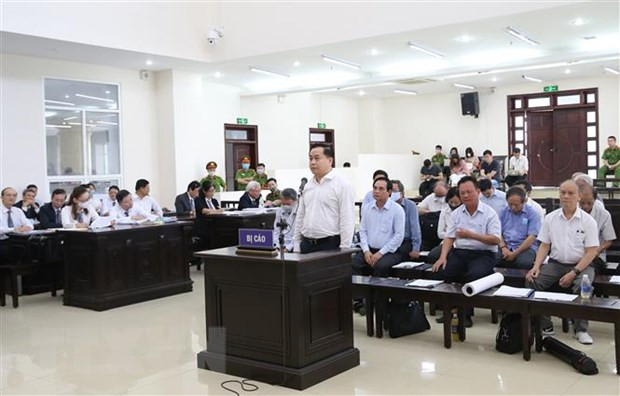 Bị cáo Phan Văn Anh Vũ khai báo trước tòa. (Ảnh: Doãn Tấn/TTXVN)