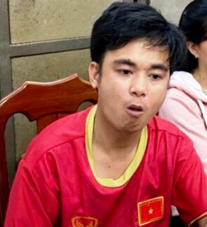 Tới tại cơ quan điều tra - ẢNH: NAM THỊNH Tới tại cơ quan điều tra - ẢNH: NAM THỊNH