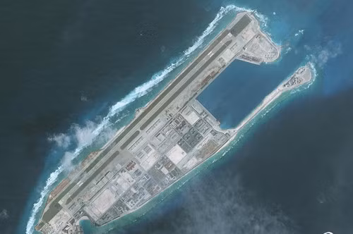  Trung Quốc xây dựng phi pháp trên đá Chữ Thập trong quần đảo Trường Sa thuộc chủ quyền Việt Nam - Ảnh: AMTI/CSIS