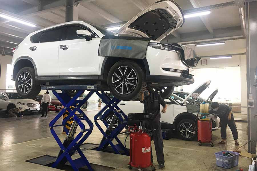 Nguồn thu từ mảng dịch vụ của các hãng xe bị sụt giảm rất mạnh. Ảnh: Vũ Thảo