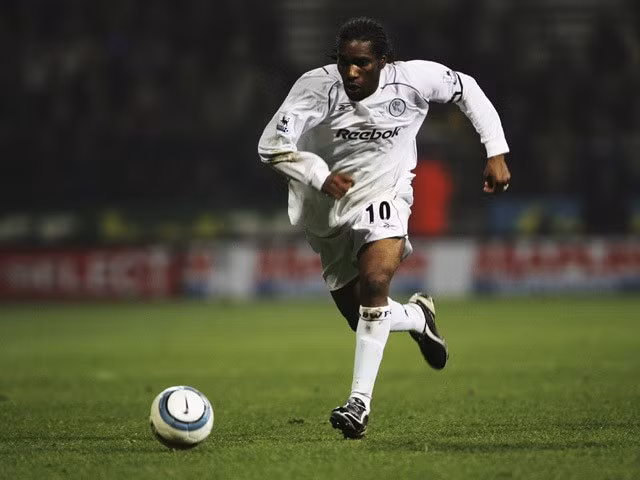 Jay Jay Okocha để lại rất nhiều dấu ấn đậm nét với NHM giải Ngoại hạng Anh.