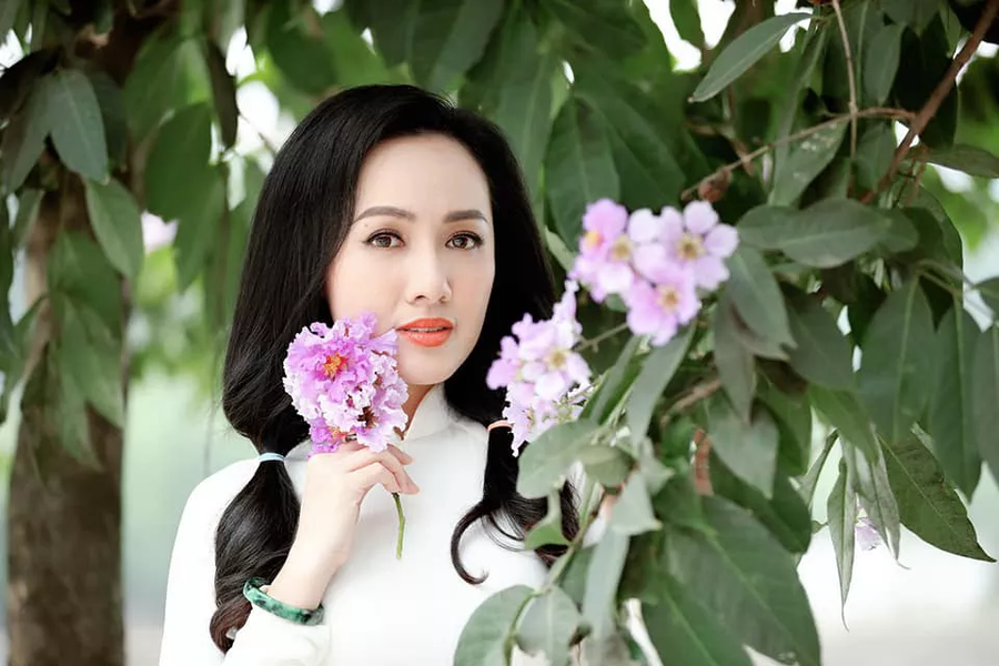 Ngay sau khi đăng tải những hình ảnh chào hè 2020, nữ BTV kỳ cựu của bản tin Thời sự 19h thu hút gần 5 nghìn lượt bày tỏ cảm xúc, chia sẻ, bình luận từ dân mạng và người hâm mộ.