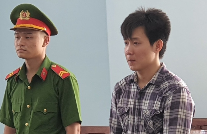 Phong tại phiên tòa.