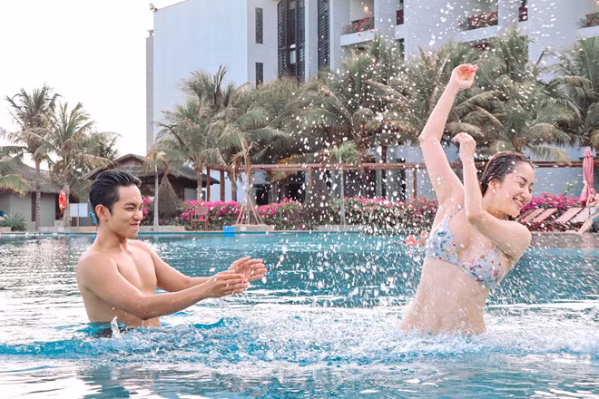 Chênh nhau hơn 10 tuổi nhưng cặp đôi rất hòa hợp