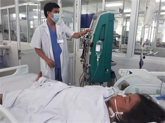 Các nạn nhân nhập viện trong tình trạng suy hô hấp, suy tuần hoàn, suy gan, suy thận cấp Các nạn nhân nhập viện trong tình trạng suy hô hấp, suy tuần hoàn, suy gan, suy thận cấp