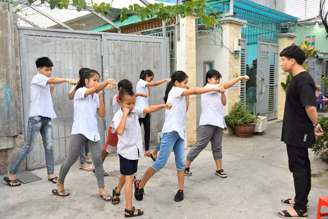 Nhờ được học võ, 10 em ở lớp học tình thương sẽ được nhận vào đội tuyển của thành phố ẢNH: NỮ VƯƠNG