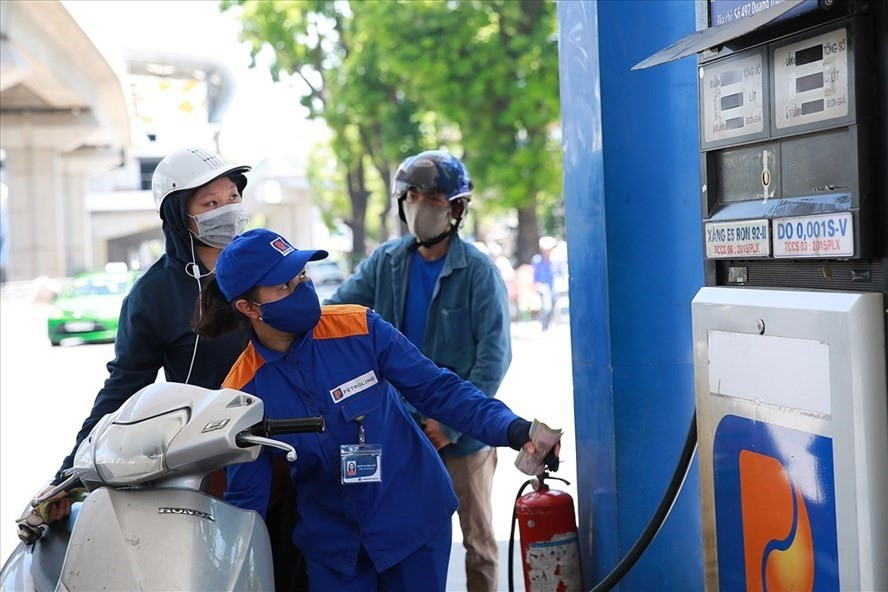 Chiều nay 13.5, giá xăng đã tăng trở lại. Ảnh Hải Nguyễn. Chiều nay 13.5, giá xăng đã tăng trở lại. Ảnh Hải Nguyễn.