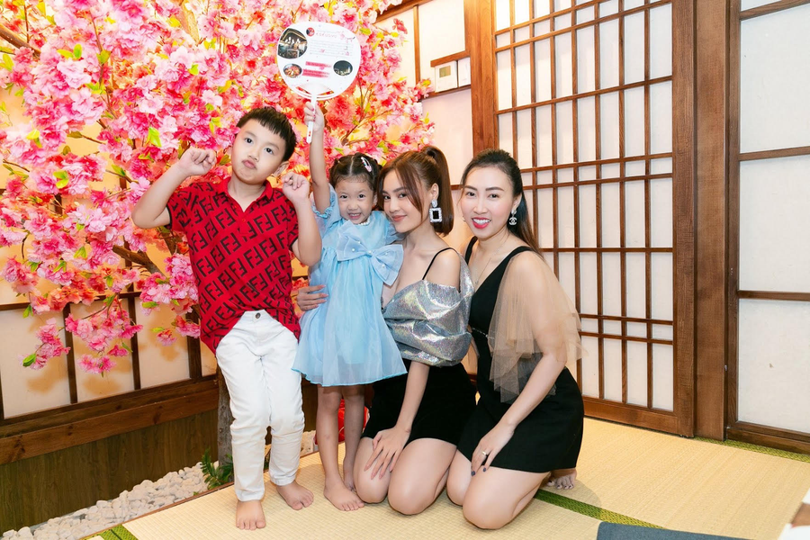Ninh Dương Lan Ngọc nổi bật tại sự kiện. Ninh Dương Lan Ngọc nổi bật tại sự kiện.