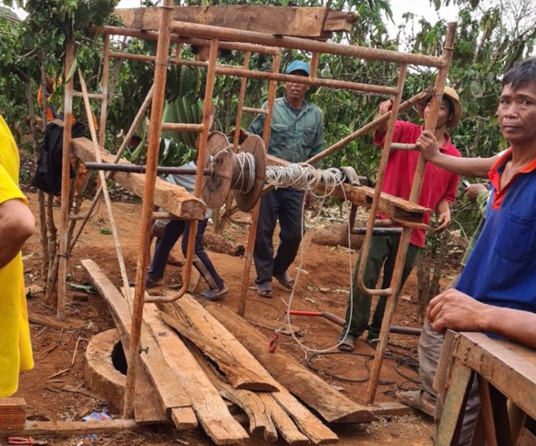 Giếng nước tại nhà anh Siu Mang nơi xảy ra tai nạn. Ảnh: L.V.N