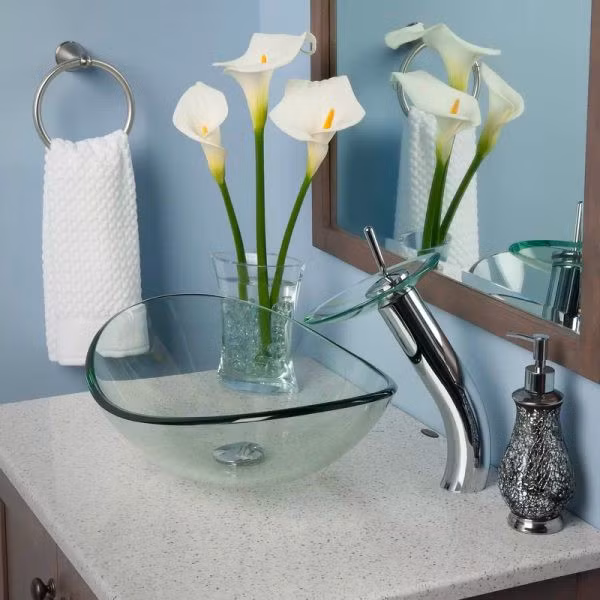 Bồn rửa bằng thủy tinh trong suốt, dễ dàng làm sạch.