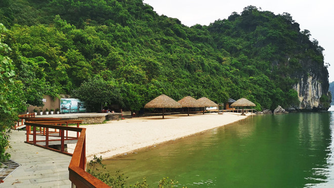 Đảo Soi Sim sở hữu bãi cát trắng mịn, nước biển xanh trong ẢNH LÃ NGHĨA HIẾU