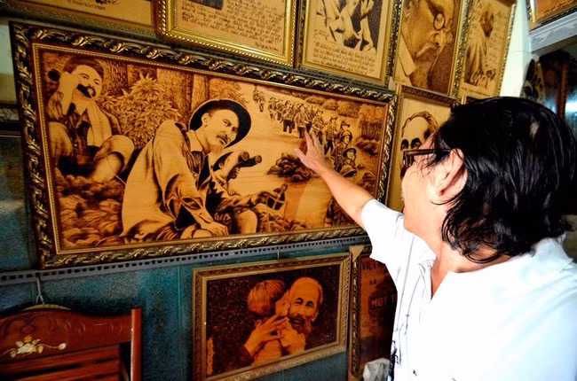 Một số tác phẩm vẽ chân dung Bác Hồ của họa sĩ Hồ Ngọc Hiếu.