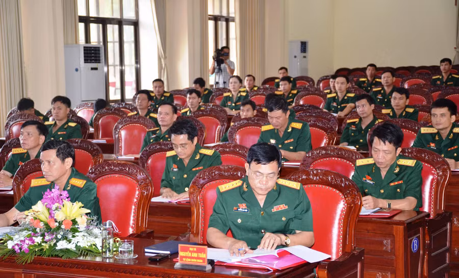 Đại tá Nguyễn Anh Tuấn-Tư lênh Quân đoàn dự và chỉ đạo đại hội. Ảnh: Vĩnh Hoàng