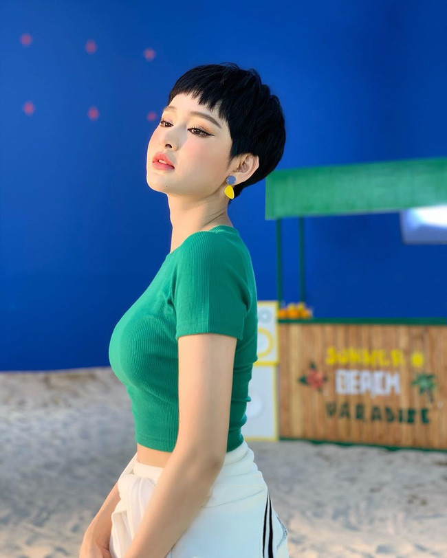 Hiền Hồ xinh đẹp trong bức ảnh mới: “Trời trong xanh – mắt long lanh”. Hiền Hồ xinh đẹp trong bức ảnh mới: “Trời trong xanh – mắt long lanh”.