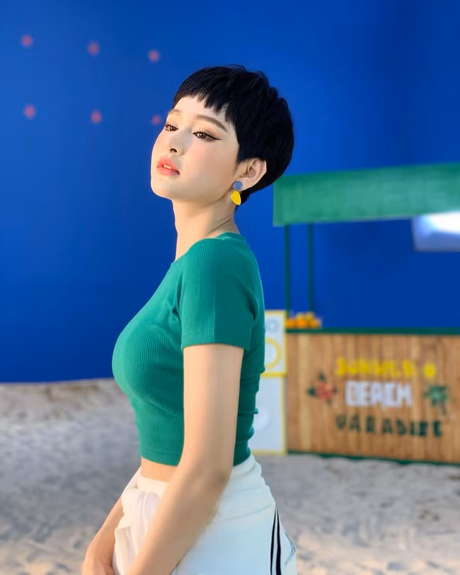 Hiền Hồ xinh đẹp trong bức ảnh mới: “Trời trong xanh – mắt long lanh”.