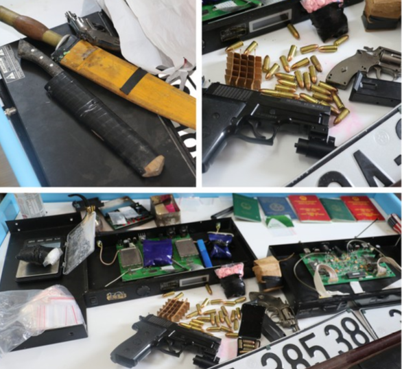 Số vũ khí thu giữ khi bắt giữ Hiếu - Ảnh: Báo Nghệ An