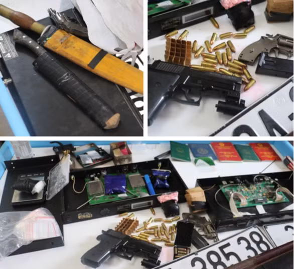 Số vũ khí thu giữ khi bắt giữ Hiếu - Ảnh: Báo Nghệ An Số vũ khí thu giữ khi bắt giữ Hiếu - Ảnh: Báo Nghệ An