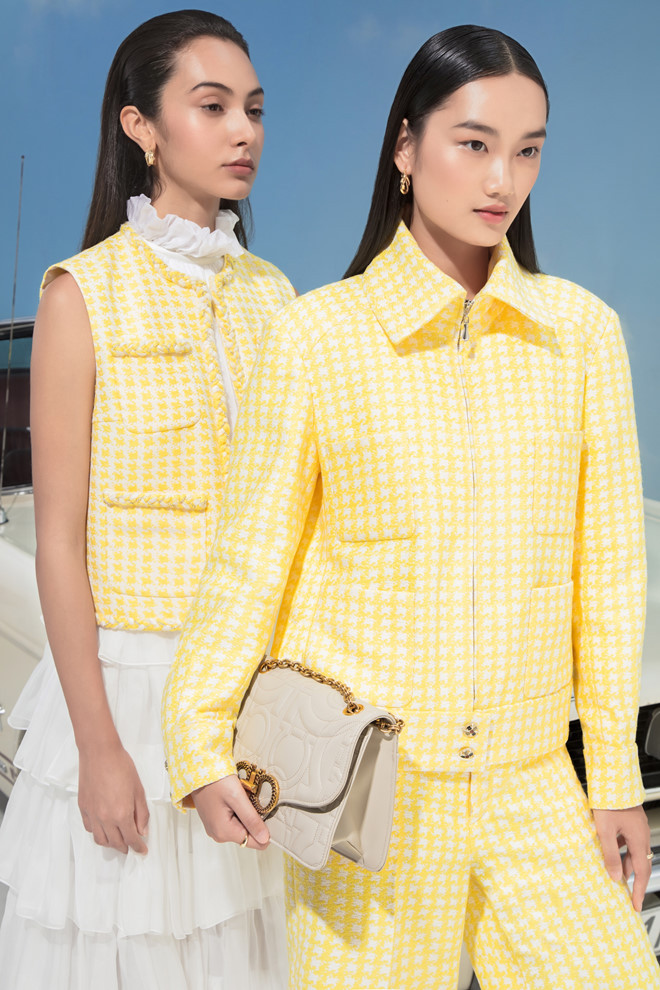 Người mẫu Quỳnh Anh (phải) và Cara