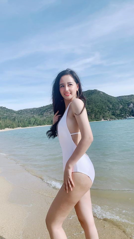 Để có được ngoại hình thon gọn như hiện tại, người đẹp Hà Nội phải thực hiện chế độ ăn uống khắc nghiệt. ẢNH: FBNV