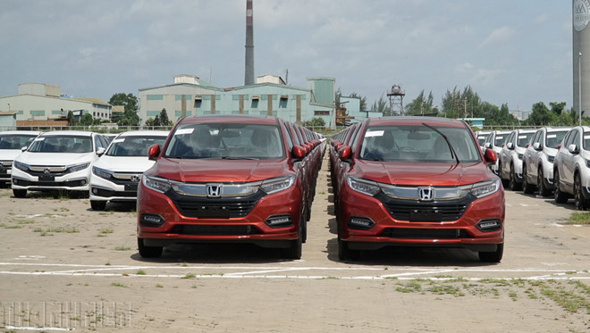 Cộng dồn 4 tháng đầu năm 2020, tổng lượng ô tô nhập khẩu vào Việt Nam đạt 31.586 xe, giảm 36,2% so với cùng kỳ năm ngoái. Ảnh: Đình Tuyên