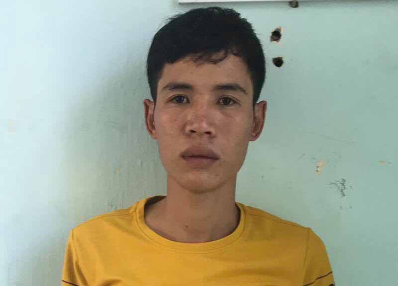 Đối tượng Nguyễn Văn Công ra đầu thú tại cơ quan công an. Ảnh: Hoàng Hiền Đối tượng Nguyễn Văn Công ra đầu thú tại cơ quan công an. Ảnh: Hoàng Hiền