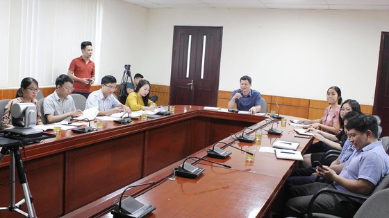 Sáng 21-5, diễn ra hội nghị trực tuyến báo cáo tình hình xuất khẩu sang Campuchia do Bộ Công thương chủ trì với sự tham gia của các tỉnh ở Nam bộ có biên giới với Campuchia Sáng 21-5, diễn ra hội nghị trực tuyến báo cáo tình hình xuất khẩu sang Campuchia do Bộ Công thương chủ trì với sự tham gia của các tỉnh ở Nam bộ có biên giới với Campuchia