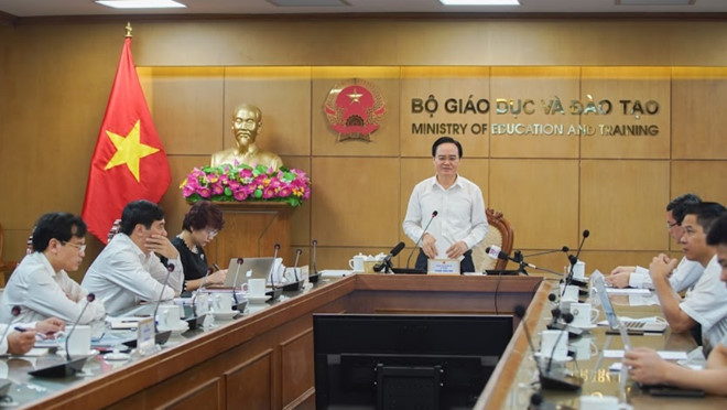 Ông Phùng Xuân Nhạ, Bộ trưởng Bộ GD-ĐT, chủ trì hội nghị về tuyển sinh 2020 - Ảnh Thu Minh Ông Phùng Xuân Nhạ, Bộ trưởng Bộ GD-ĐT, chủ trì hội nghị về tuyển sinh 2020 - Ảnh Thu Minh