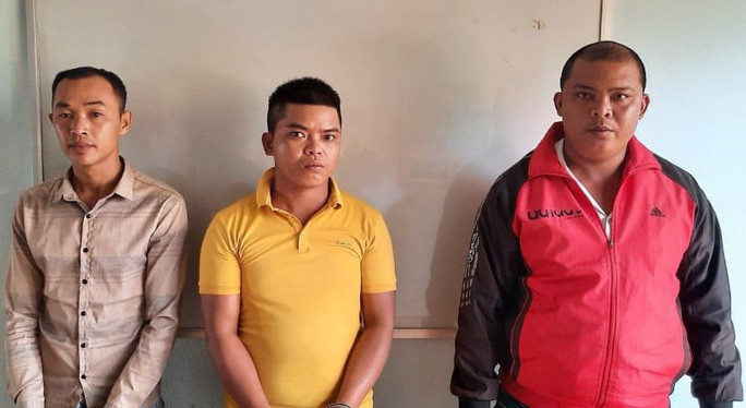 3 đối tượng tấn công công an bị khởi tố bị can 3 đối tượng tấn công công an bị khởi tố bị can