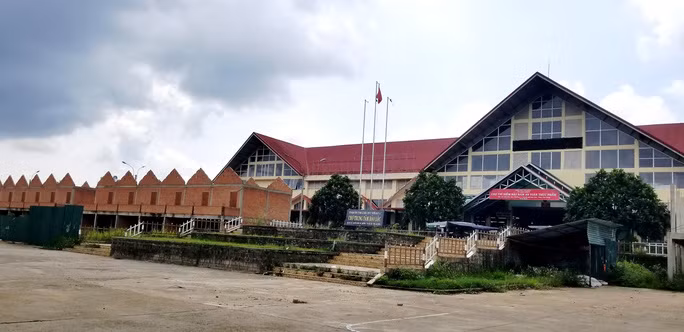 Những công trình sai phép còn ngổn ngang