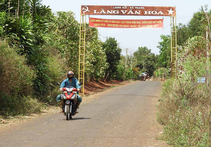Hạ tầng giao thông nông thôn ở xã Trang được quan tâm đầu tư. Ảnh: T.N Hạ tầng giao thông nông thôn ở xã Trang được quan tâm đầu tư. Ảnh: T.N