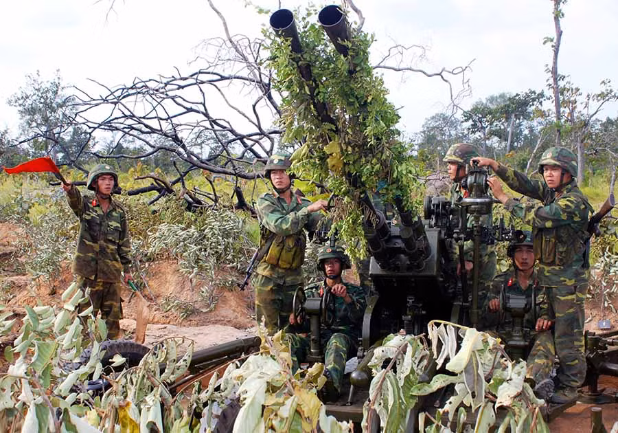 Cán bộ, chiến sĩ Lữ đoàn Pháo phòng không 234 tham gia diễn tập. Ảnh: V.H