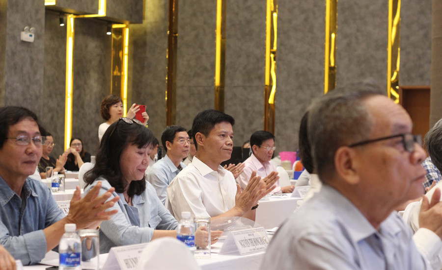 Các Ủy viên Hội đồng tham gia chấm giải. Ảnh T.Vương Các Ủy viên Hội đồng tham gia chấm giải. Ảnh T.Vương