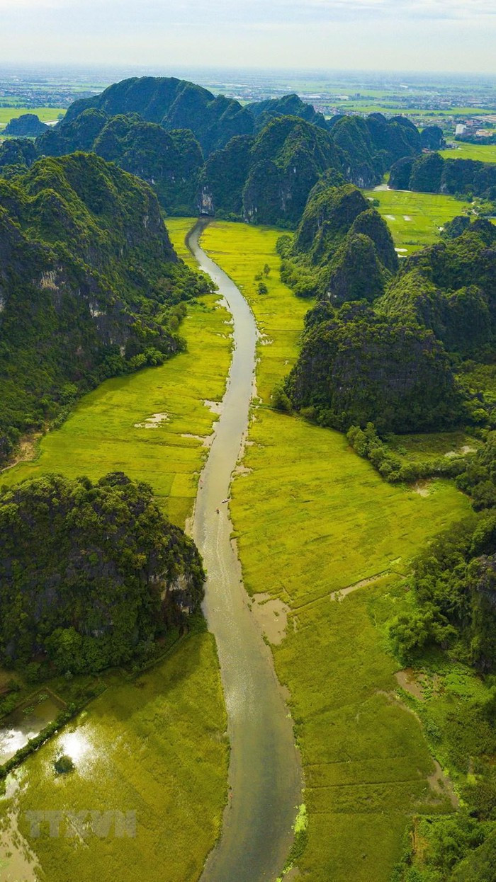 Tam Cốc mùa lúa chín. (Ảnh: Minh Đức/TTXVN) Tam Cốc mùa lúa chín. (Ảnh: Minh Đức/TTXVN)