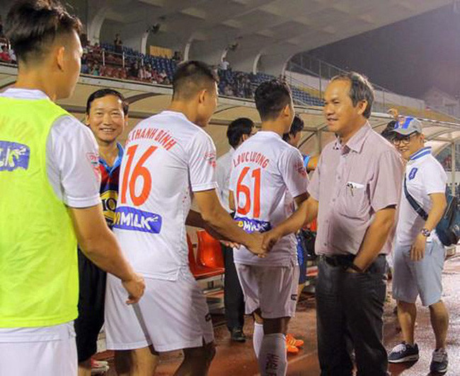 Hơn 10 năm trước, bầu Đức đã nhìn ra vấn đề cần đào tạo nên những cầu thủ vừa có tài vừa có đức