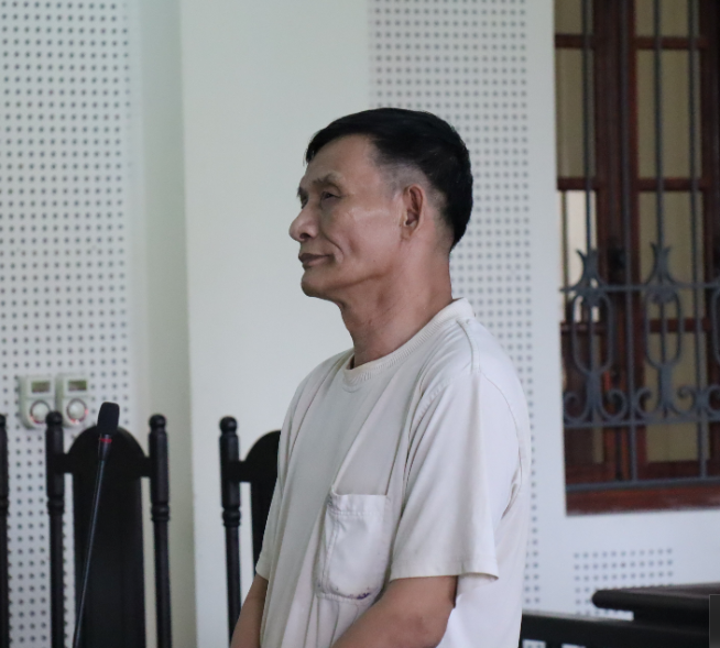 Bị cáo Bình tại phiên tòa.  Bị cáo Bình tại phiên tòa.