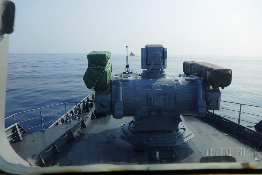 Biên đội tàu hộ vệ tên lửa của lữ đoàn 162, Vùng 4 hải quân tuần tra trên biển - Ảnh: Mai Thanh Hải