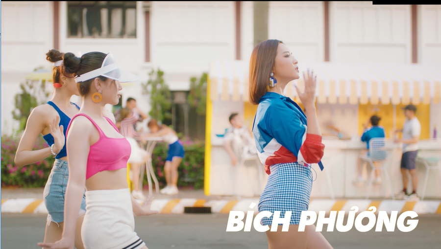 Đây là sản phẩm âm nhạc đánh dấu sự trở lại của Bích Phương sau thời gian tạm nghỉ.