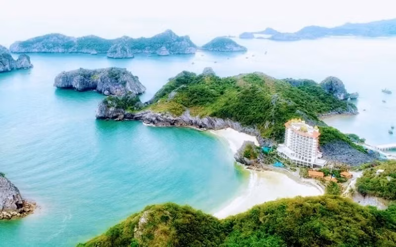 Quang cảnh khánh thành khách sạn 5 sao đầu tiên ở Cát Bà.