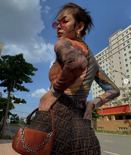 Từ phong cách thời trang giản dị và nữ tính, Chi Pu 