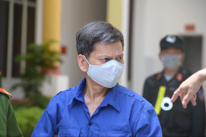 Bị cáo Lò Văn Huynh (nguyên trưởng phòng khảo thí Sở Giáo dục và Đào tạo Sơn La Bị cáo Lò Văn Huynh (nguyên trưởng phòng khảo thí Sở Giáo dục và Đào tạo Sơn La