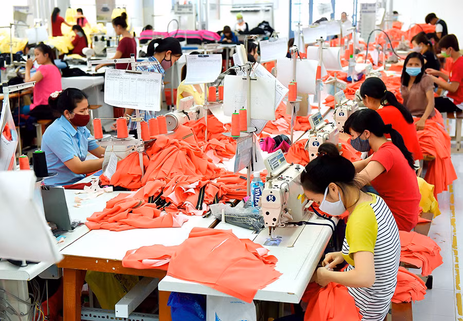 Doanh nghiệp trên địa bàn tỉnh đang nỗ lực khôi phục sản xuất sau đại dịch Covid-19. Ảnh: ĐỨC THỤY