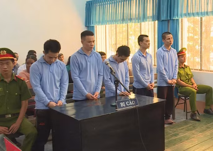 Các bị cáo tại phiên tòa sơ thẩm