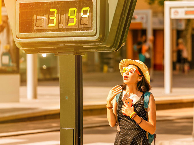 Thời tiết nắng nóng có thể gây kiệt sức và đột quỵ do nhiệt Ảnh: SHUTTERSTOCK