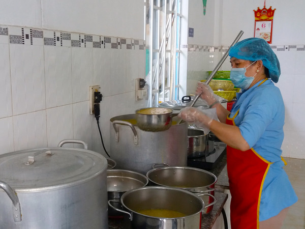 Trường Mầm non tư thục Hoàng Lan (phường Hội Phú, TP. Pleiku) luôn chú trọng công tác đảm bảo ATTP. Ảnh: N.N