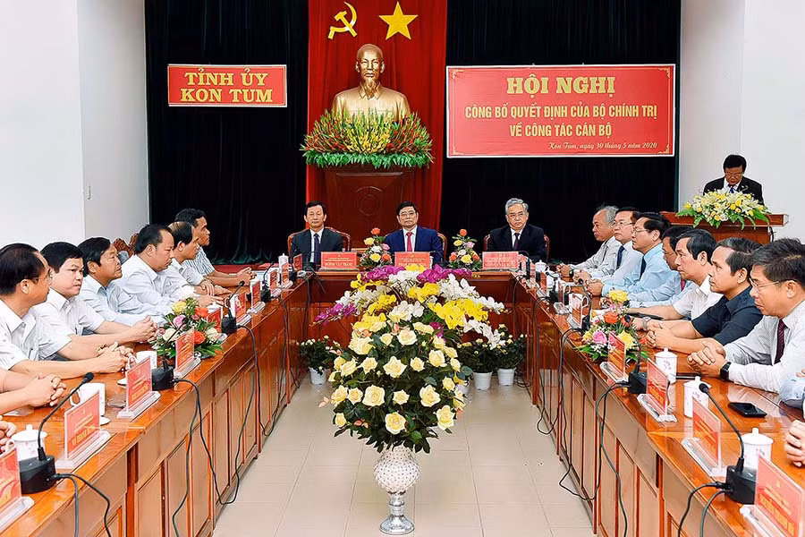 Quang cảnh lễ công bố quyết định của Ban Bí thư về công tác cán bộ. Ảnh: Đức Thụy